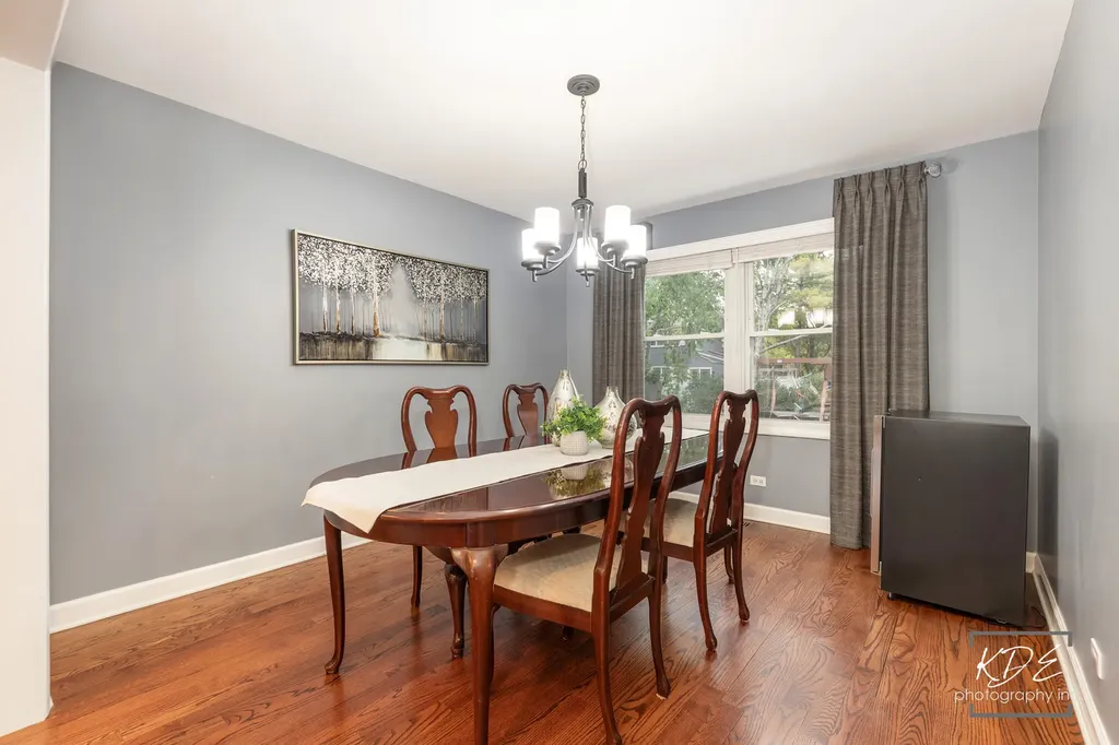605 Hyde Park Lane Naperville IL 60565