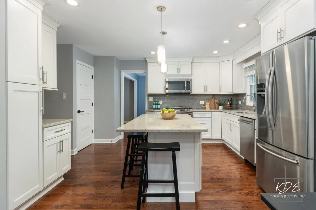 605 Hyde Park Lane Naperville IL 60565