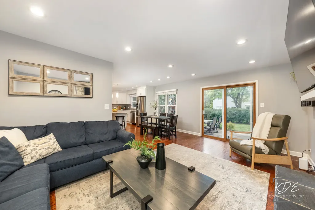 605 Hyde Park Lane Naperville IL 60565