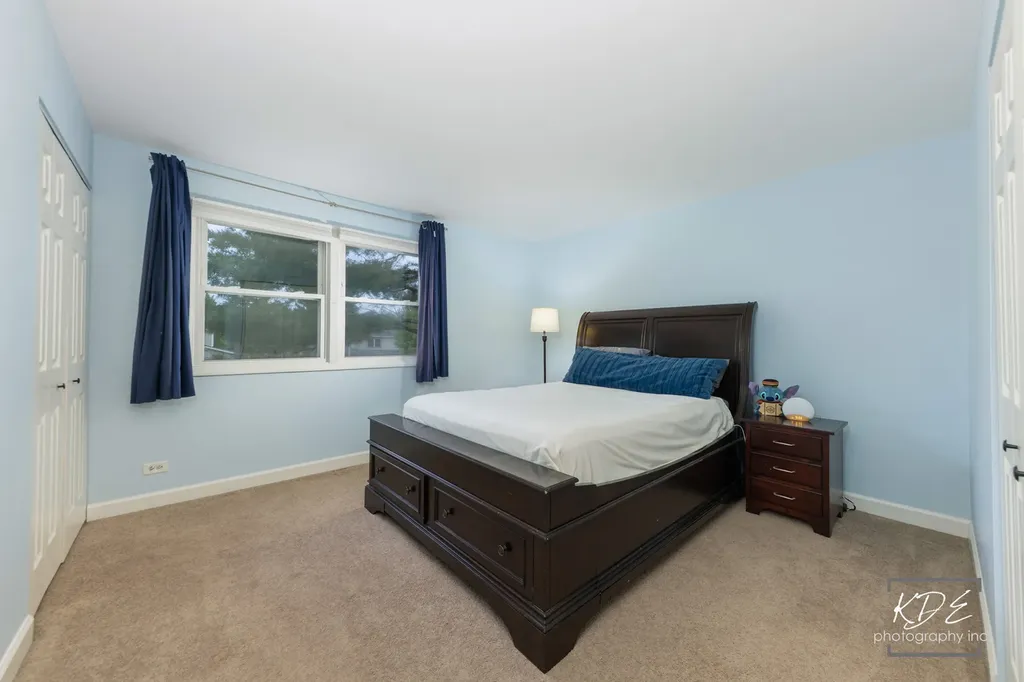 605 Hyde Park Lane Naperville IL 60565