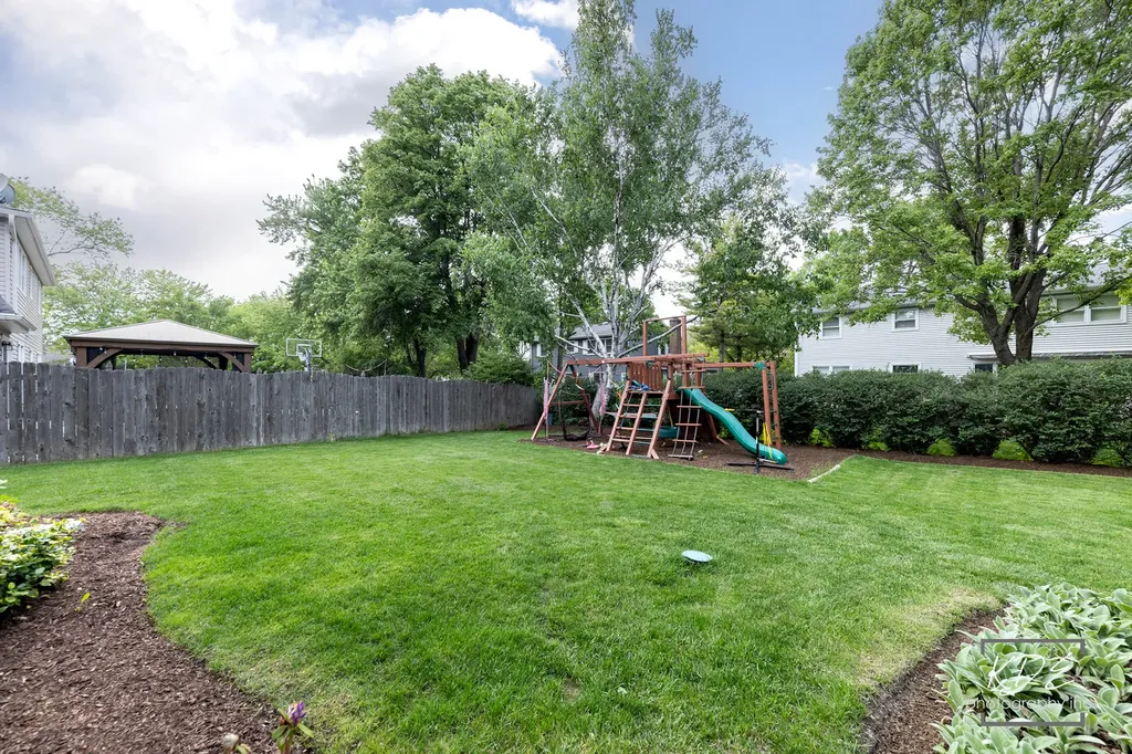 605 Hyde Park Lane Naperville IL 60565