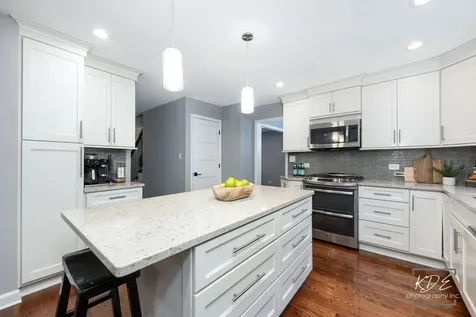 605 Hyde Park Lane Naperville IL 60565