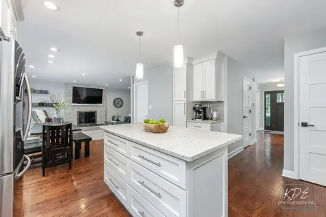 605 Hyde Park Lane Naperville IL 60565