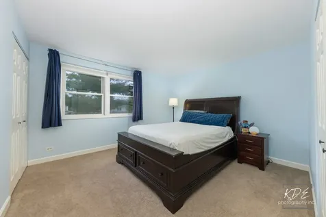 605 Hyde Park Lane Naperville IL 60565