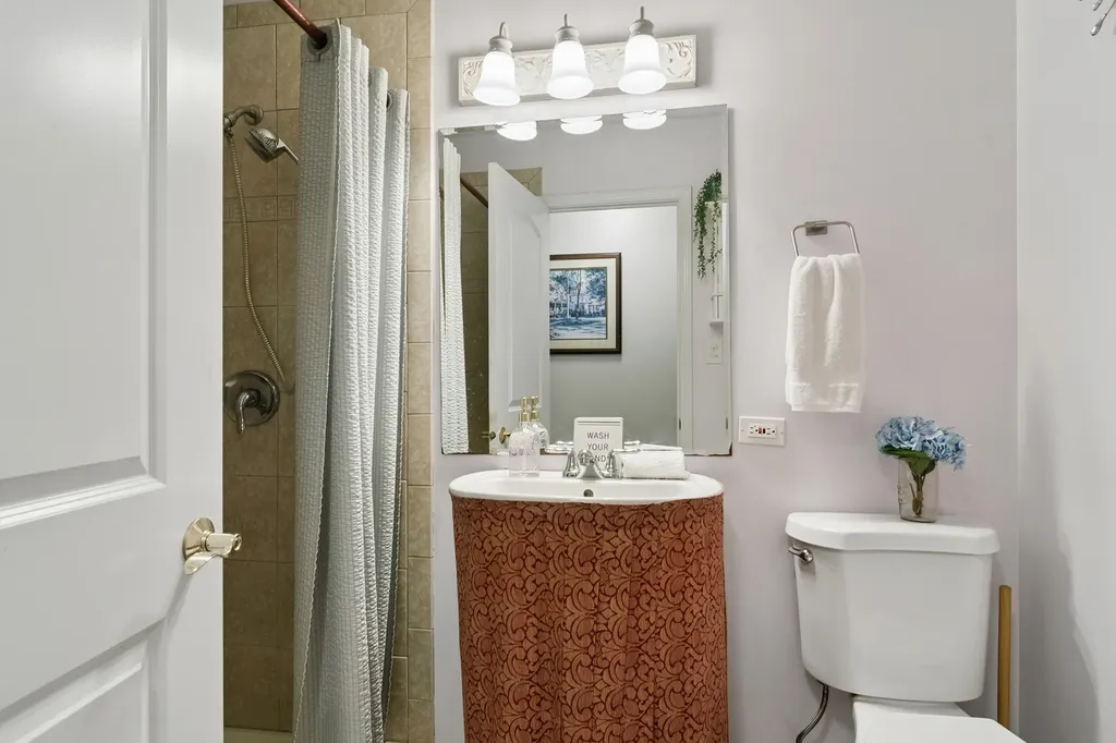 2S155 Mayfield Lane Glen Ellyn IL 60137