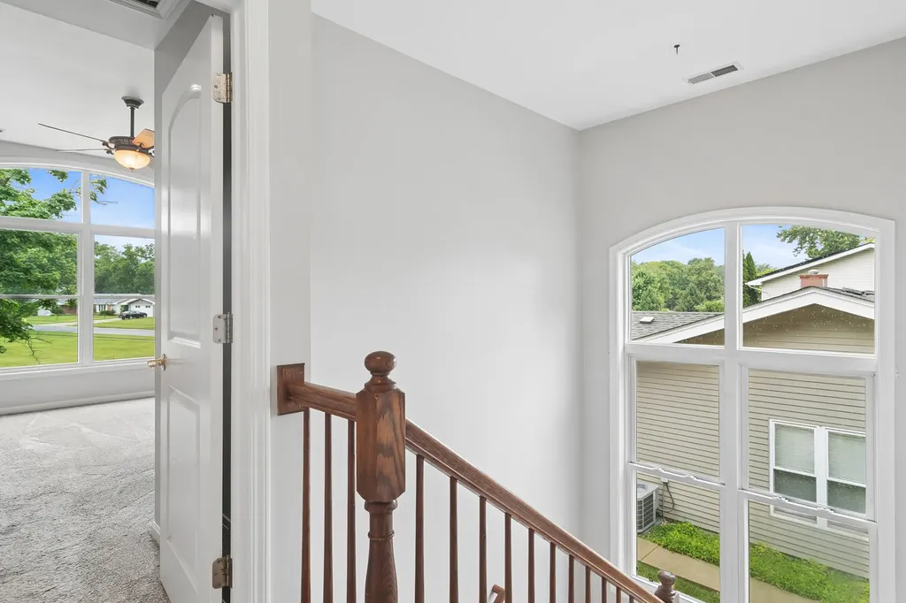 2S155 Mayfield Lane Glen Ellyn IL 60137