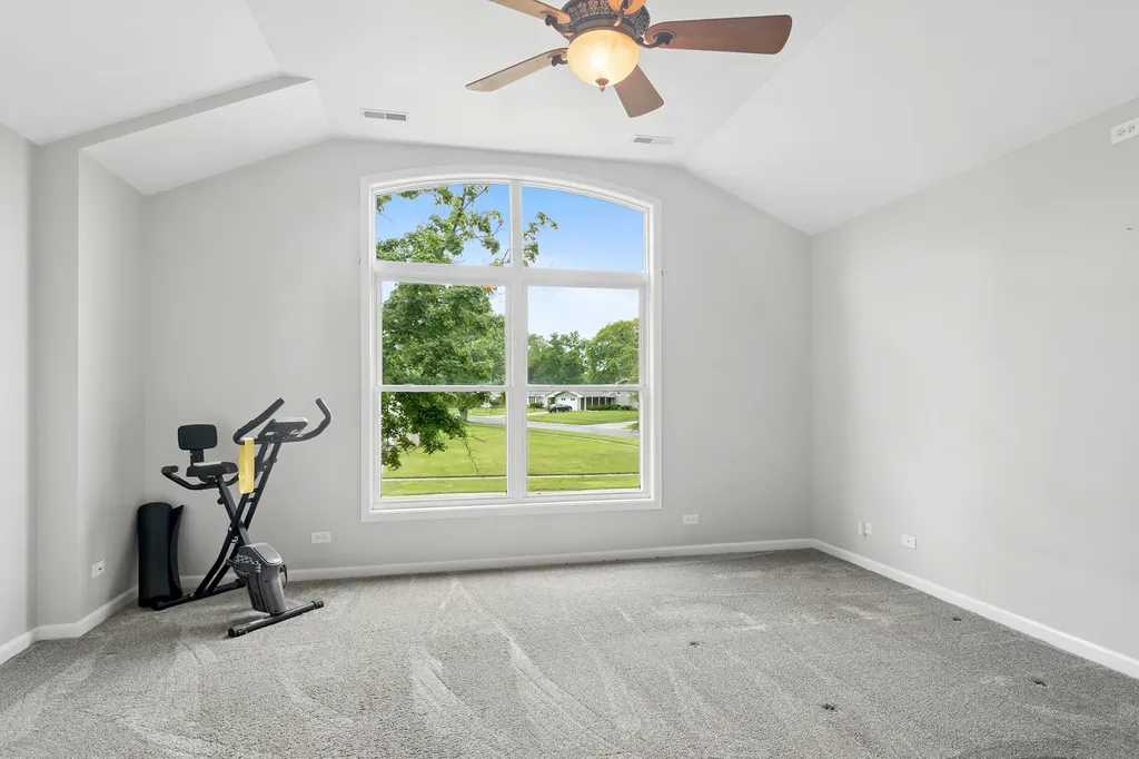 2S155 Mayfield Lane Glen Ellyn IL 60137