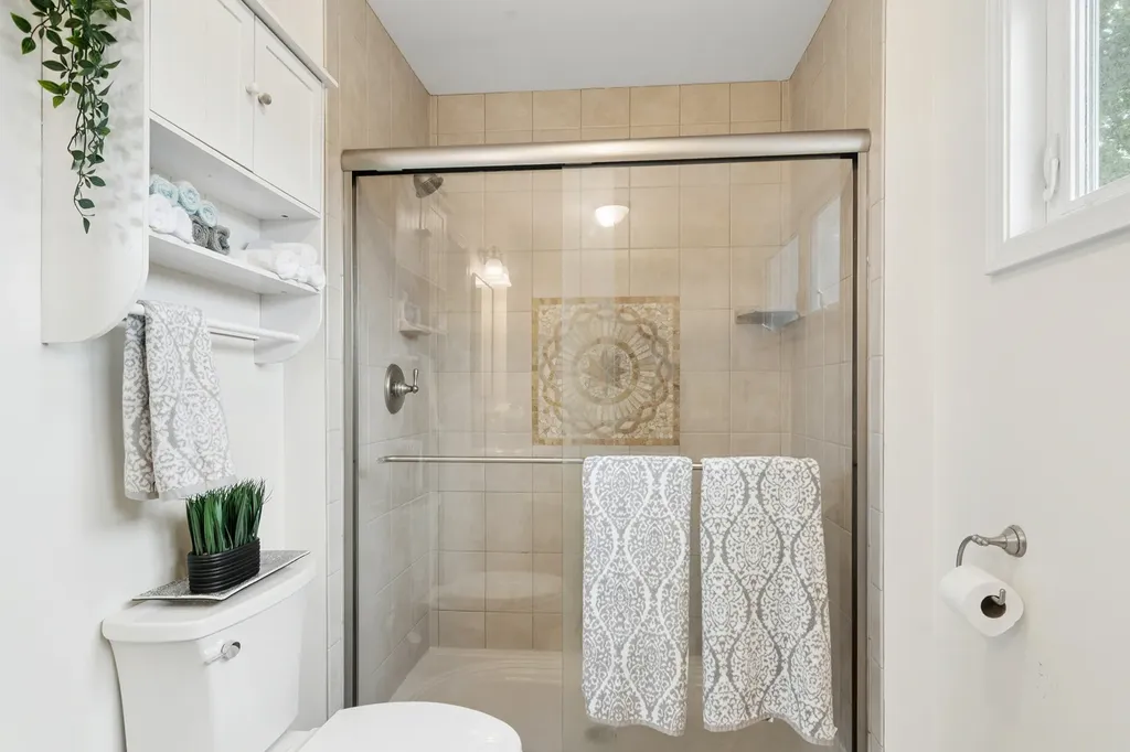 2S155 Mayfield Lane Glen Ellyn IL 60137
