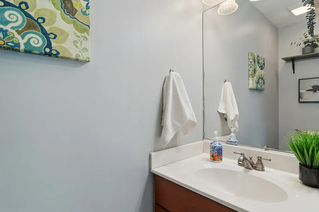 2S155 Mayfield Lane Glen Ellyn IL 60137
