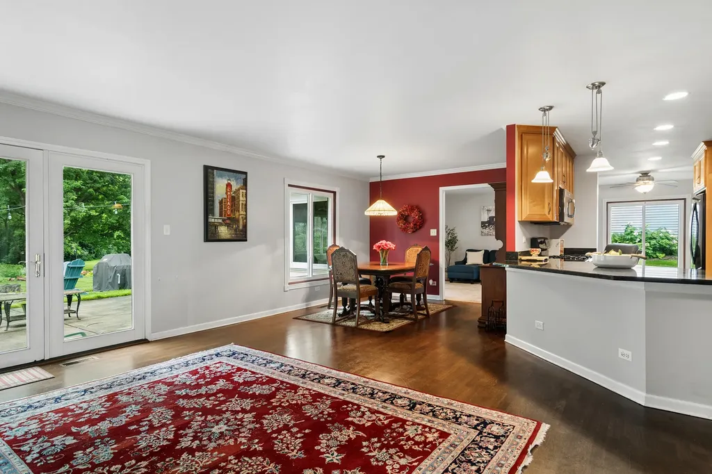 2S155 Mayfield Lane Glen Ellyn IL 60137