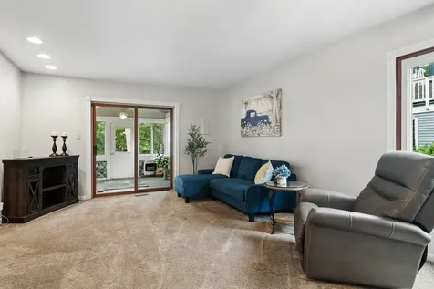 2S155 Mayfield Lane Glen Ellyn IL 60137