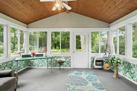 2S155 Mayfield Lane Glen Ellyn IL 60137