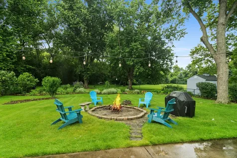 2S155 Mayfield Lane Glen Ellyn IL 60137