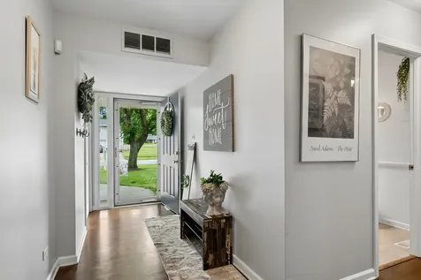 2S155 Mayfield Lane Glen Ellyn IL 60137