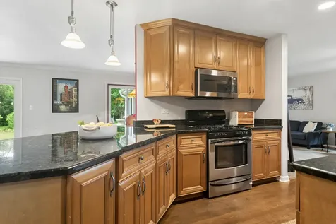 2S155 Mayfield Lane Glen Ellyn IL 60137