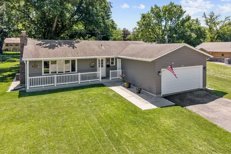 517 South Hubbard Street Algonquin IL 60102