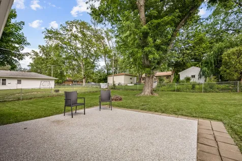517 South Hubbard Street Algonquin IL 60102