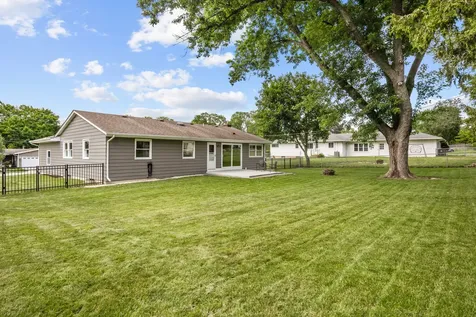 517 South Hubbard Street Algonquin IL 60102