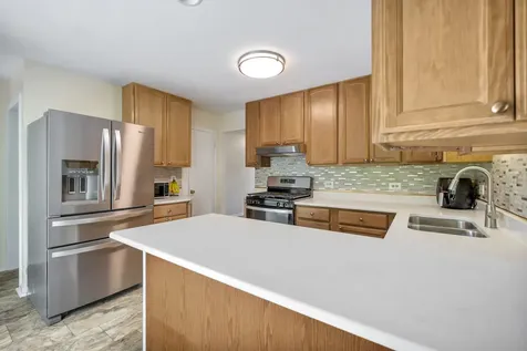 517 South Hubbard Street Algonquin IL 60102