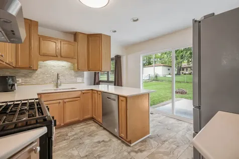 517 South Hubbard Street Algonquin IL 60102
