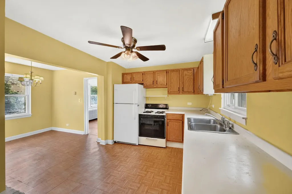 14329 South Beacon Avenue Orland Park IL 60462
