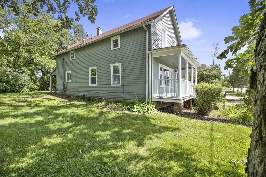14329 South Beacon Avenue Orland Park IL 60462