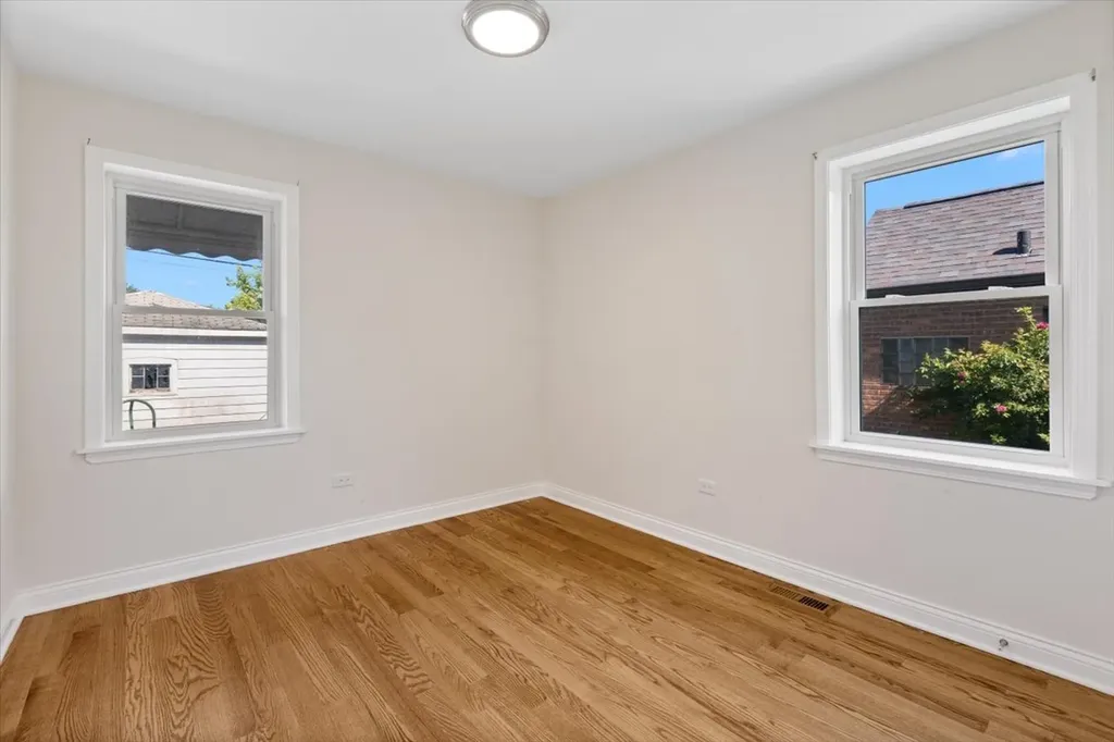 5812 North Oriole Avenue Chicago IL 60631
