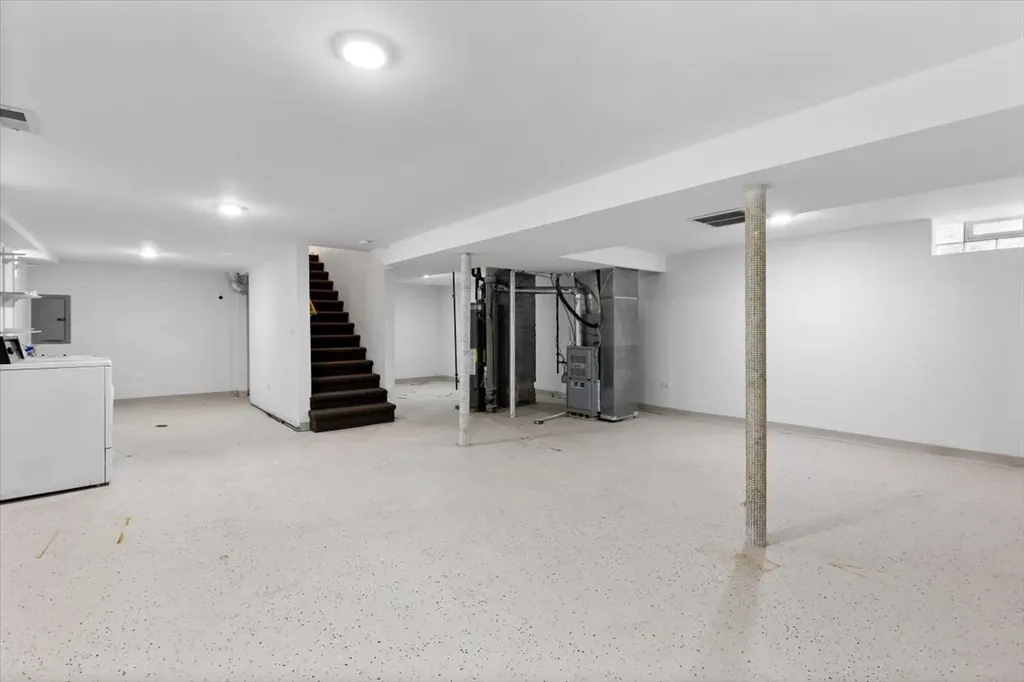 5812 North Oriole Avenue Chicago IL 60631