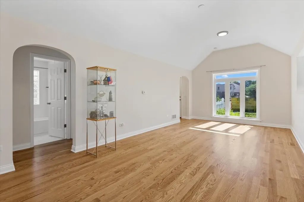 5812 North Oriole Avenue Chicago IL 60631