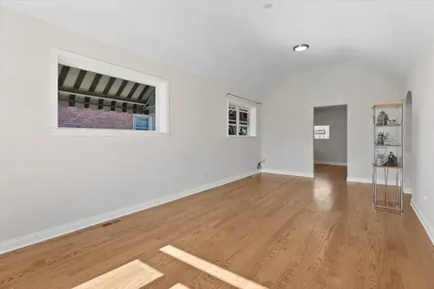 5812 North Oriole Avenue Chicago IL 60631