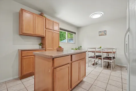 1007 South Kinch Street Urbana IL 61802