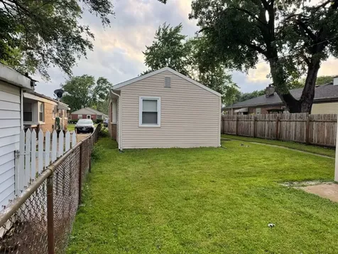 12529 South Loomis Street Calumet Park IL 60827