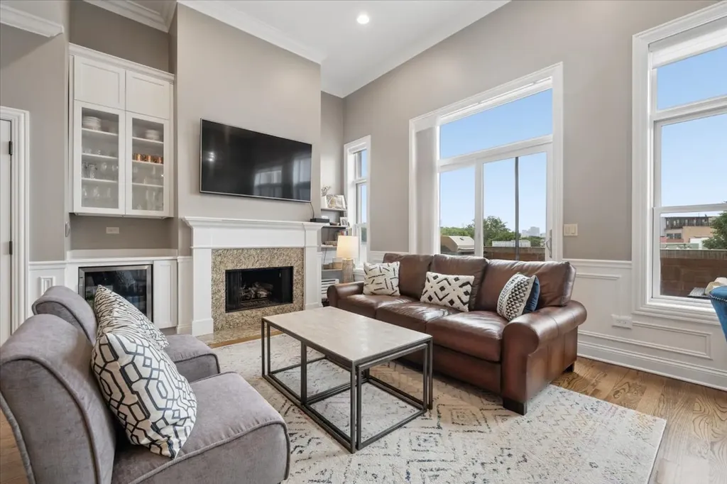 1130 West Diversey Parkway Chicago IL 60614
