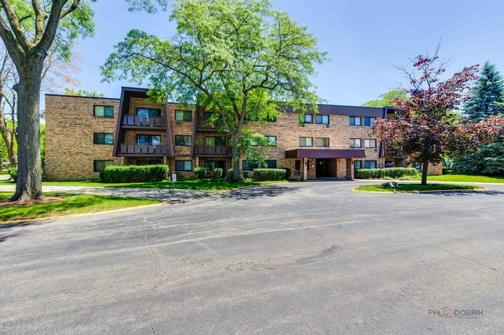2604 North Windsor Drive Arlington Heights IL 60004