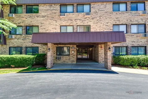 2604 North Windsor Drive Arlington Heights IL 60004