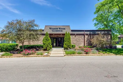 2604 North Windsor Drive Arlington Heights IL 60004