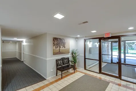 2604 North Windsor Drive Arlington Heights IL 60004