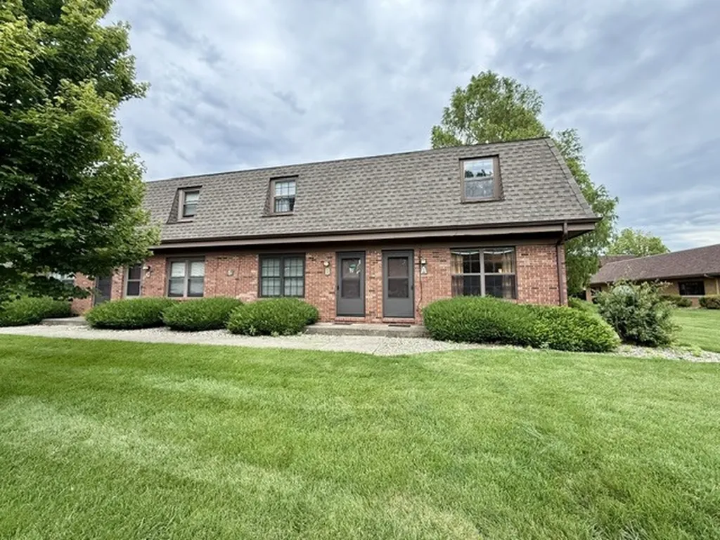 5 Evergreen Circle Savoy IL 61874