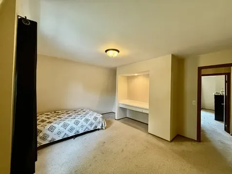 5 Evergreen Circle Savoy IL 61874
