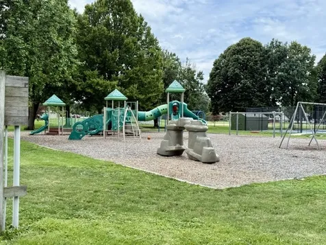 5 Evergreen Circle Savoy IL 61874
