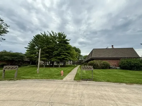 5 Evergreen Circle Savoy IL 61874