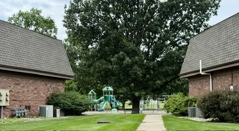 5 Evergreen Circle Savoy IL 61874