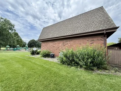 5 Evergreen Circle Savoy IL 61874