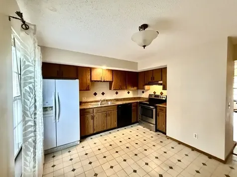 5 Evergreen Circle Savoy IL 61874