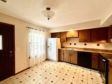5 Evergreen Circle Savoy IL 61874