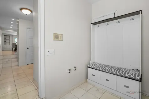 2432 Federal Court Long Grove IL 60047