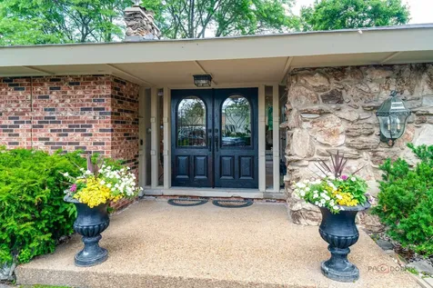 2432 Federal Court Long Grove IL 60047
