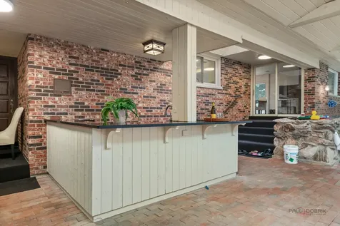 2432 Federal Court Long Grove IL 60047