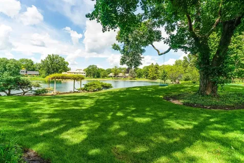 2432 Federal Court Long Grove IL 60047