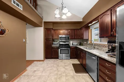8154 168TH Place Tinley Park IL 60477